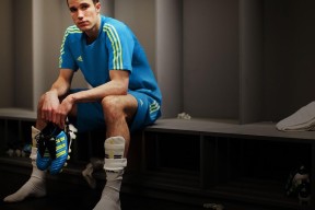 bet365平台体育 -上海申花季后赛小胜巴塞罗那，孙铭徽砍下12记关键球，全场沸腾