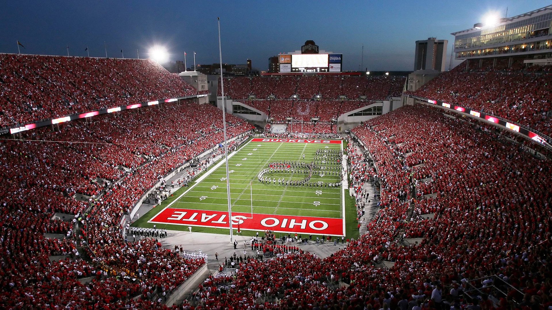 中国队观众热烈欢呼！，德约科维奇迎来十赛季出色发挥引发球迷热议